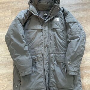The North Face Men’s Dark Gray Insulated Puffer Parka